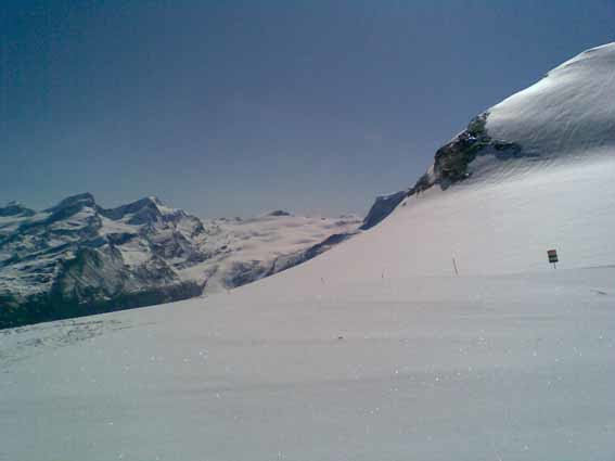 Der Wetterbericht meldete "ziemlich bewölkt, etwas Regen"...