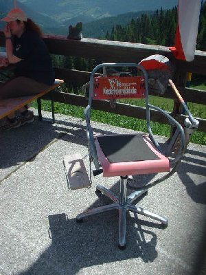 Weiters findet man bei der Pollereshütte diesen Sessel...