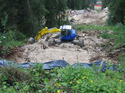 Arbeiten am Stützenfundament oberhalb der Mittelstation.