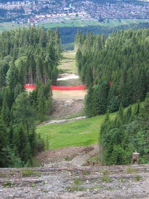 Trassenüberblick. Hinter der Kante im Vordergrund ist der steile 99 Prozent Abschnitt.