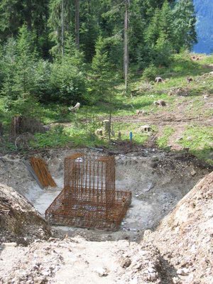 Arbeiten an einem Stützenfundament.