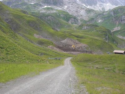 Stütze 2 wurde mit dem Bagger bewegt