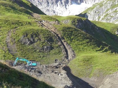 Der Kabelgraben istauch schon im Tal angekommen