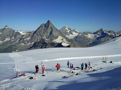 Enttäuschung am frühen Morgen: die Rennfahrer haben die Mittelpiste für sich.