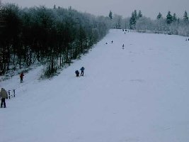 SL Nordhang am Kahlen Asten mit 842m Nordrhein Westfalens zweit höchste Erhebung. Der Lift führt etwa zur Hälfte auf den Asten, außerdem war hier kaum etwas los, da konnte man gut ein paar mal fahren