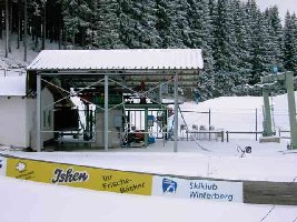Talstation der DSB Mattenschanze, welche leider nur für die Skispringer in Betrieb genommen wird, würde auch für den Skibetrieb durchaus Sinn machen.
