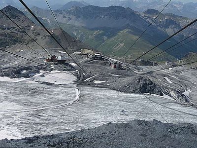 Seilbahntrasse von Berg- zu Mittelstation