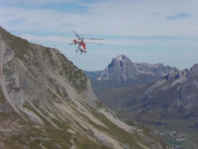 Arbeit getan ab nach Ellmau die nächste Seilbahn Stützen warten schon