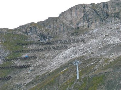 Die Lawinenverbauung wächst auch