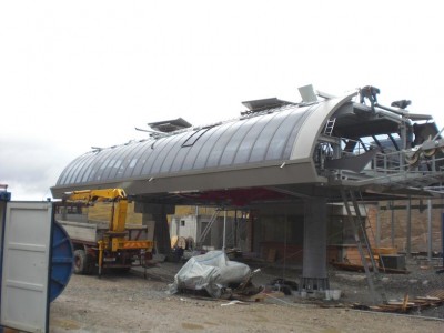 Bei der Stationsverkleidung geht es auch voran