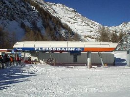 Talstation der erst letzte Saison erbauten Fleissbahn, die einen 2100 Meter langen Schlepplift ersetzt hat.