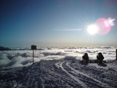 Morgensonne, Nebelmeer, Schneekanonen