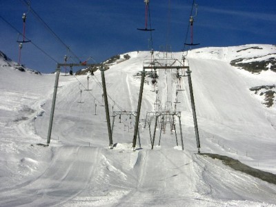 Bis auf drei Angestellt war ich der erste auf dem Lift. Herliches Gefühl...