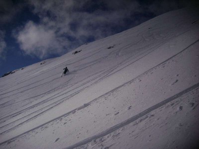 vorab pign (route 77, nicht offiziell geöffnet). ein pulverschnee-träumli im november :-]