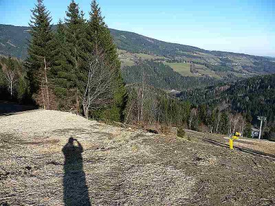 Selber Standort. Piste 10 verlässt ganz links wieder die Piste 9, um ein kleines Stück unterhalb erneut einzumünden.