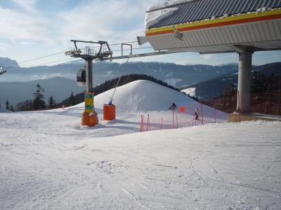 Eine Schneedüne und ...