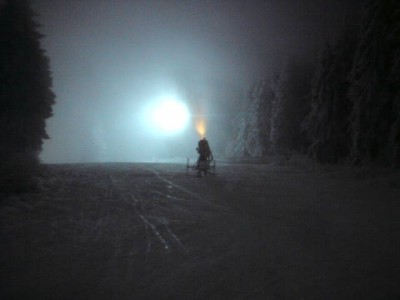 Da steht eine der vier M18 alleine auf der Paradiso Abfahrt