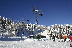 4KSB Trögl und Talstation Dreierlift, unverständlicherweise nicht in Betrieb.