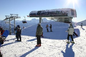 Nur wenige Meter entfernt: die Bergstation 6KSB Madritschen.