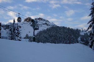 Vorne 15EUB Trogkofel (erschliesst geniale Pisten, leider war diesmal die Zeit zu knapp), hinten 15EUB Zweikofel.
