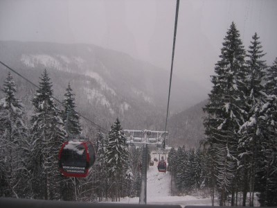 08-Fahrt mit der neuen Gondelbahn.jpg