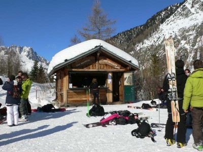 Der Kiosk an der rechten Stelle. Nach dem Aufstieg hat hier Jeder Durst.