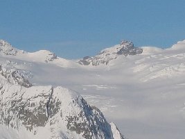 Sieht man da im Hintergrund ganz klein die Jungfraujochbahn?