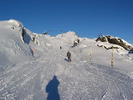 Der Verlauf der Piste im oberen Bereich, der Gondelabstand der EUB war übrigens sehr sehr groß