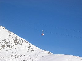 Die Gondel auf dem Spannfeld nach der Stütze