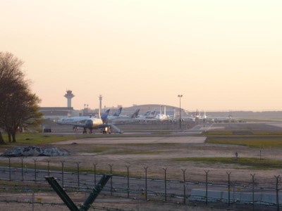 Flughafen Frankfurt - Gegenüber vom Terminal