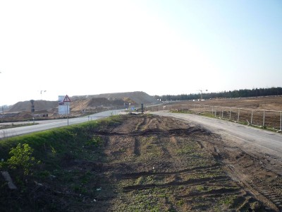 Off-Topic: Wenn ich groß bin, werde ich die  neue Landebahn Nord-West. (rechts und links sehen jeweils zwei Kilometer genauso wüst aus)