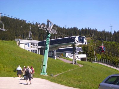 Die Mittelstation vom Thennwirt aus gesehen