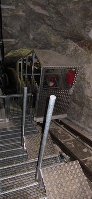 Sicht auf SSB von der Bergstation aus. Die Bahn wurde zur Mittelstation gesendet. Dort wird auch das normalerweise nicht benötigte 2. Personenkabinen-Modul abgestellt