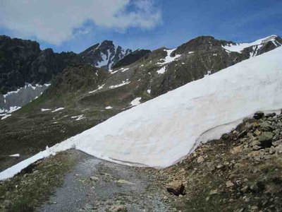Schnee am Höhenweg