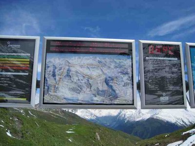 5 Grad; zwei Pisten offen; wir wünschen einen schönen Skitag haha