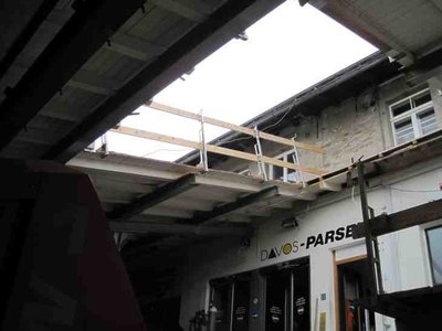 hier wird von der P 1 der Vorsatzschlitten entladen