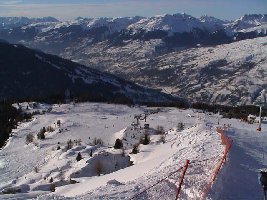 Blick von der Bergstation der neuen 6KSB Grizzly, hat fast 700HM, nach links auf die 4SB 2300