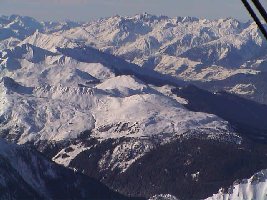 Blick aufs Skiegebiet vom Montchavin-Les Coches, dahinter liegt La Plagne