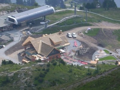 Alm Zeit Hütte schon in Betrieb !