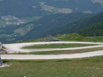 Stütze vor der CAI Hütte