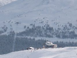 Bergstation der 8EUB Kaserebenbahn mit der Bergstation der 4KSB Angertal im Hintergrund