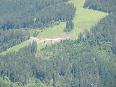 Arbeiten oberhalb der Mittelstation des Flying Mozart in Wagrain.