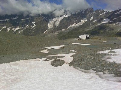 Ventina unterer Teil: die beiden Schneebrücken konnte man noch befahren. Ab dann war Schluss, 5min Fußweg bis zur Seilbahnstation