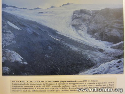 1985: Vergleichsbild mit dem vorhergehenden.... (Das Hotel ist als Referenzpunkt am Grat links oben gut ersichtlich)