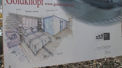 ich möcht mal wissen, wieviele Leute über die Stufe am Bett stolpern werden...