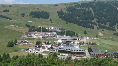 Hotelneubau Compatsch (3).JPG