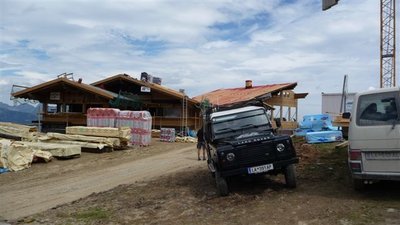 blick von der seite, im rücken die almabfahrt.