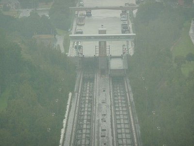 Blick vom Aussichtsturm ins Tal.