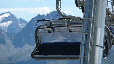 die königsleithebahn... wer genauer hinschaut: die kid-stop ist nicht abgeschnitten, er ist komplett demontiert. nichts mehr mit skistock-einklemmen...