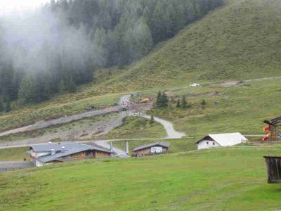 Kleinere Erdarbeiten an der unteren Alpkopfabfahrt
